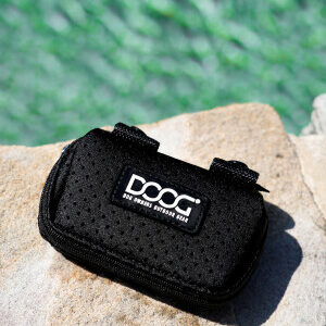 Distributeur de sacs à déjections DOOG pour chien, pochette zippée en nylon avec ouverture frontale et velcro